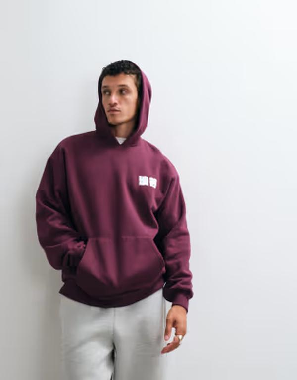 エイソス メンズ アウター パーカー・スウェット プリント ロゴ ASOS DESIGN oversized hoodie with logo puff print Grape Wine ワイン