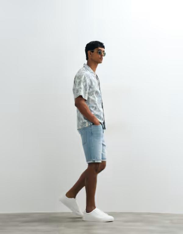 マンゴ メンズ ボトムス ハーフパンツ・ショーツ スリムフィット ショートパンツ デニム Mango slim fit roll hem denim shorts in light wash LIGHT BLUE ブルー