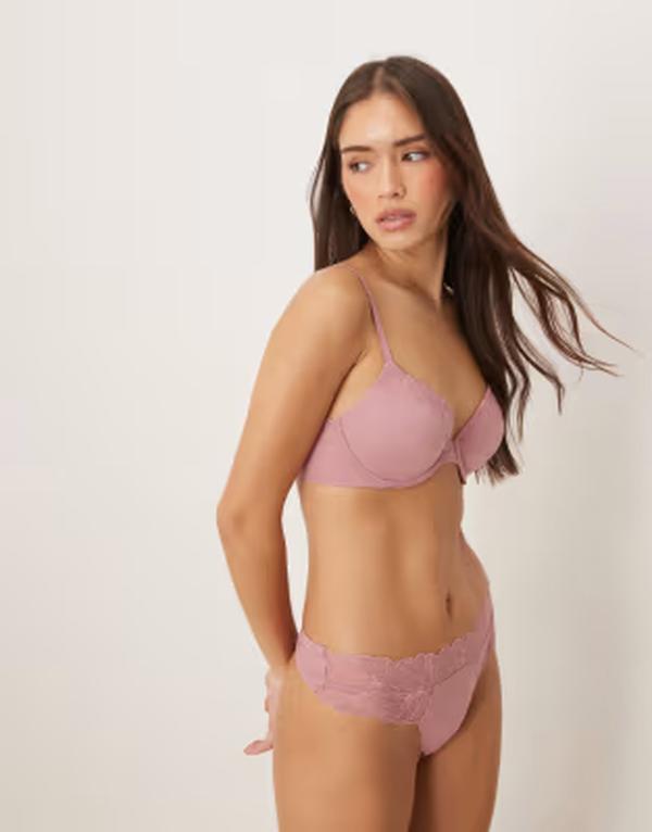 カルバンクライン レディース アンダーウェア ブラジャー レース Calvin Klein Perfectly Fit Lace lightly lined perfect coverage bra in mauve Soft mauve