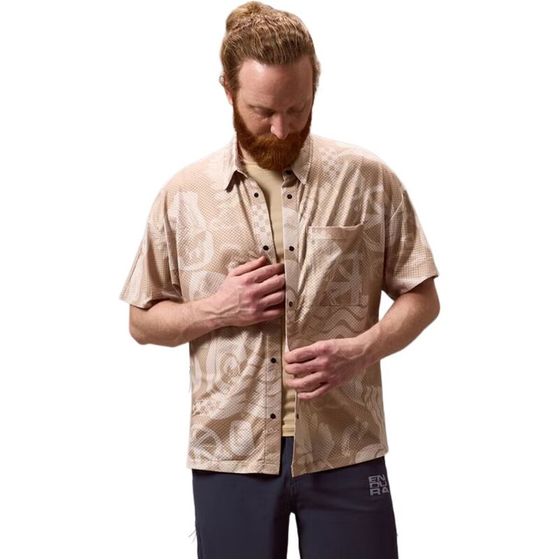 ■トップスサイズ サイズ | 胸囲 | ウェスト| ウエスト(inc) XXS | 約84cm | 約69cm | 27inc XS | 約88cm | 約73cm | 28-29inc S | 約94cm | 約78cm | 30-31inc M | 約100cm | 約83cm | 32-33inc L | 約106cm | 約88cm | 34-35inc XL | 約112cm | 約96cm | 36-38inc XXL | 約118cm | 約108cm | 42-44inc ■ブランド Endura (エンデュラ)■商品名 Alltrack Ride Short-Sleeve Resort Shirt - Men's■商品は海外よりお取り寄せの商品となりますので、お届けまで10日-3週間前後お時間頂いております。 ■ブランド・商品・デザインによって大きな差異がある場合があります。 ■あくまで平均的なサイズ表ですので「目安」として参考にしてください。 ■お届けの商品は1枚目のお写真となります。色展開がある場合、2枚目以降は参考画像となる場合がございます。 ■只今、一部を除くすべて商品につきまして、期間限定で送料無料となります。 ■スマートフォンで商品を見ているお客様につきまして、商品ページに御座います「かごに追加」のボタンを押して頂きますと、お取り寄せが可能なサイズが選択できます。 ※沖縄・離島・一部地域は追加送料(3,300円)が掛かります。