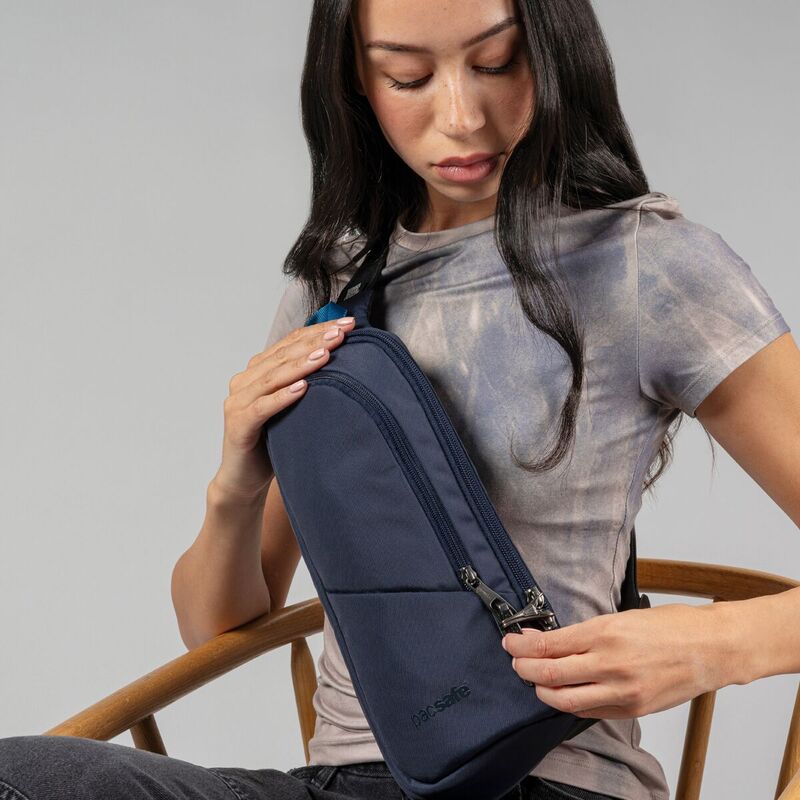 �ѥå������� ��� �Хå� �Хå��ѥå������å����å� Pacsafe Vibe 150 Crossbody Backpack Slate ���졼��