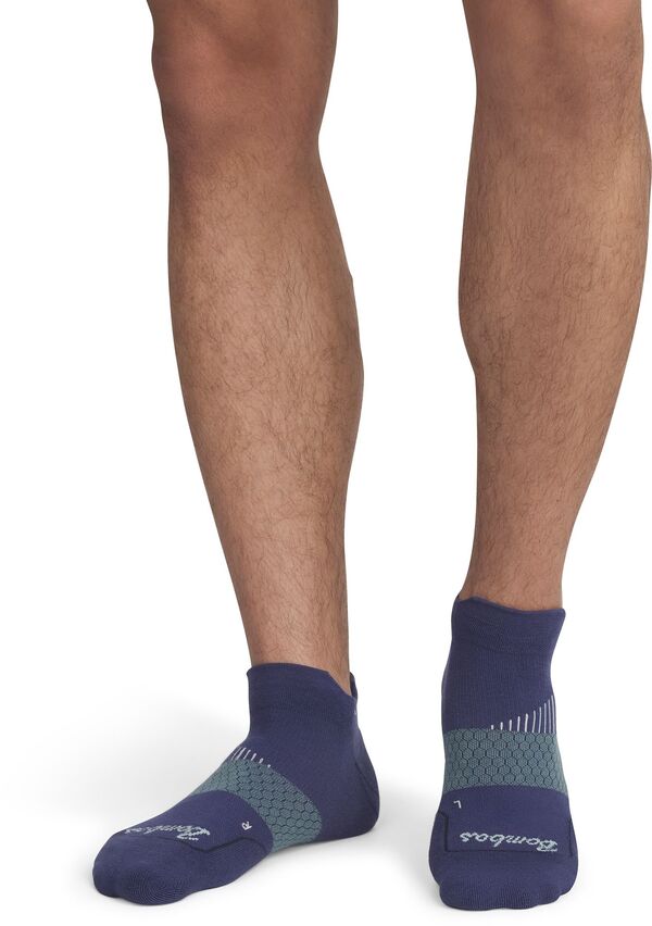 【送料無料】 ボンバス レディース 靴下 アンダーウェア Bombas Solid Colorblock Marl Toe Running Ankle Socks Navy Dusk