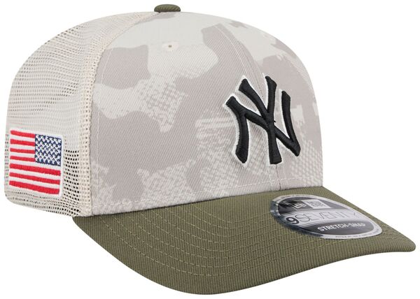 【送料無料】 ニューエラ メンズ 帽子 アクセサリー New Era Adult New York Yankees Khaki Armed Forces Day 2025 9Seventy Adjustable Hat