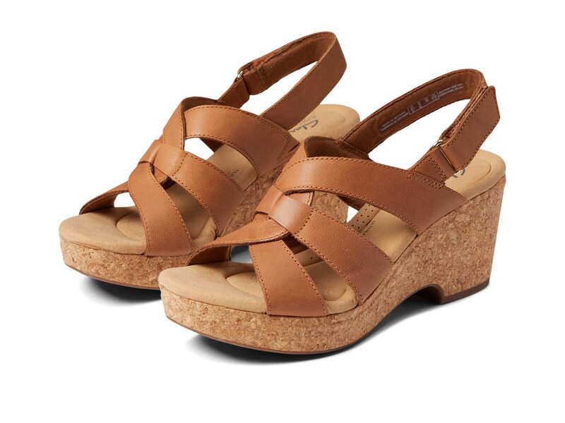 【送料無料】 クラークス レディース ヒール シューズ Giselle Beach Tan Leather