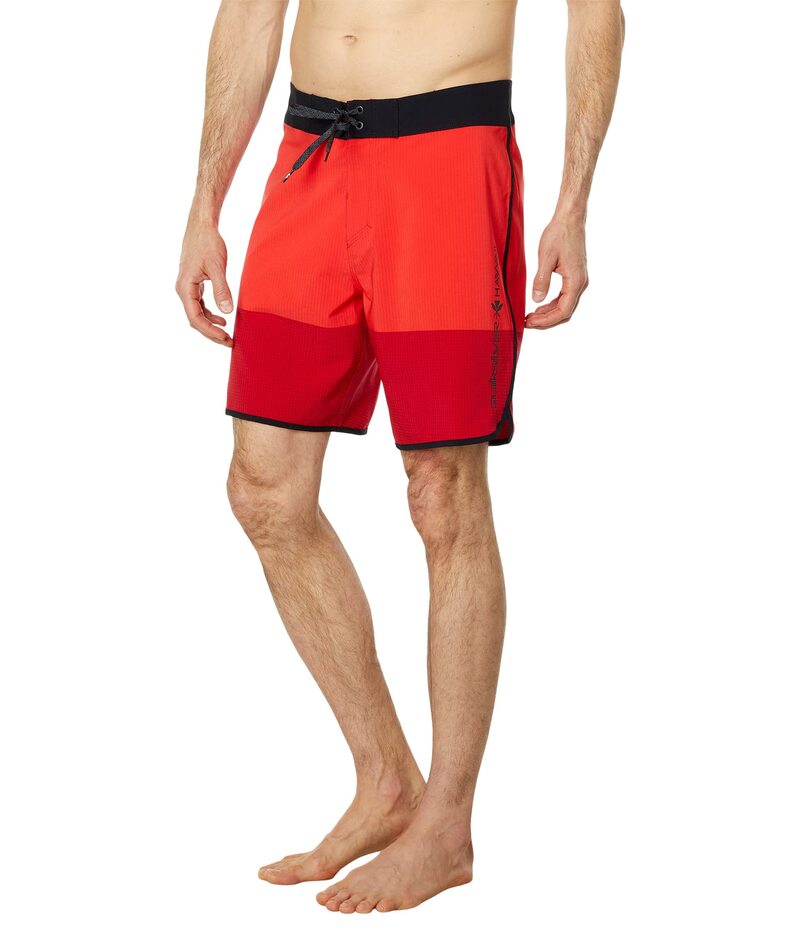 【送料無料】 クイックシルバー メンズ ハーフパンツ・ショーツ 水着 Highlite Scallop 19" Boardshorts High-Risk Red