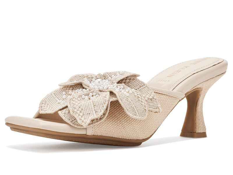 ■靴サイズ EU | US | JP 34 | 4 | 21cm 35 | 5 | 22cm 36 | 6 | 23cm 37 | 7 | 24cm 38 | 8 | 25cm 39 | 9 | 26cm ■ブランド Anne Klein (アンクライン)■商品名 Julia■商品は海外よりお取り寄せの商品となりますので、お届けまで10日-3週間前後お時間頂いております。 ■ブランド・商品・デザインによって大きな差異がある場合があります。 ■あくまで平均的なサイズ表ですので「目安」として参考にしてください。 ■お届けの商品は1枚目のお写真となります。色展開がある場合、2枚目以降は参考画像となる場合がございます。 ■只今、一部を除くすべて商品につきまして、期間限定で送料無料となります。 ■スマートフォンで商品を見ているお客様につきまして、商品ページに御座います「かごに追加」のボタンを押して頂きますと、お取り寄せが可能なサイズが選択できます。 ※沖縄・離島・一部地域は追加送料(3,300円)が掛かります。
