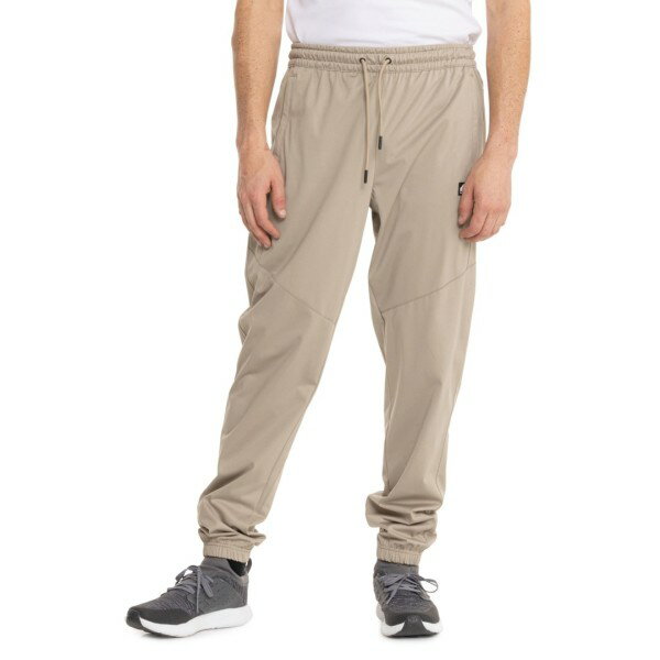 【送料無料】 クイックシルバー メンズ カジュアルパンツ ボトムス Quiksilver Tech Stretch-Woven Logo Patch Joggers Khaki