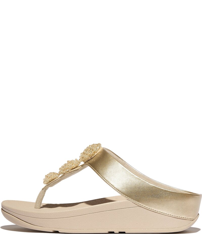 フィットフロップ レディース シューズ サンダル トール FitFlop Fino Beadie-Button Metallic Toe-Post Wedge Sandals Platino メタリック