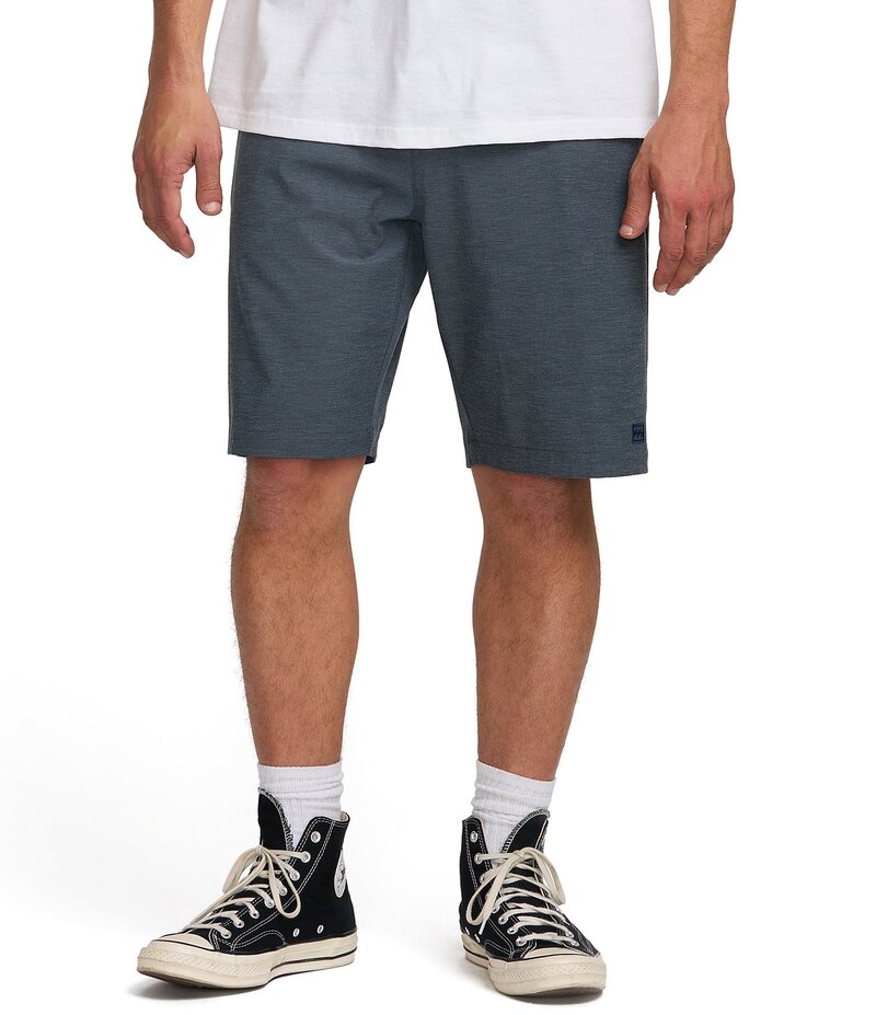 【送料無料】 ビラボン メンズ ハーフパンツ・ショーツ ボトムス Crossfire Solid Elastic Submersible 18 Inseam Shorts Navy