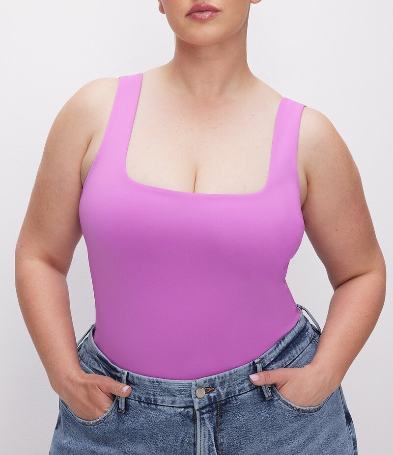 【送料無料】 グッドアメリカン レディース シャツ トップス Plus Size Scuba Knit Modern Square Neck Sleeveless Wide Strap Tank Bodysuit Lollipop008