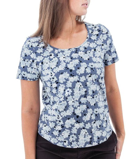 【送料無料】 アベンチュラ レディース シャツ トップス Kenley Floral Organic Cotton Slub Knit Jersey Scoop Neck Tee Blue Fog 【送料無料】 アベンチュラ レディース シャツ トップス Kenley Floral Organic Cotton Slub Knit Jersey Scoop Neck Tee Blue Fog