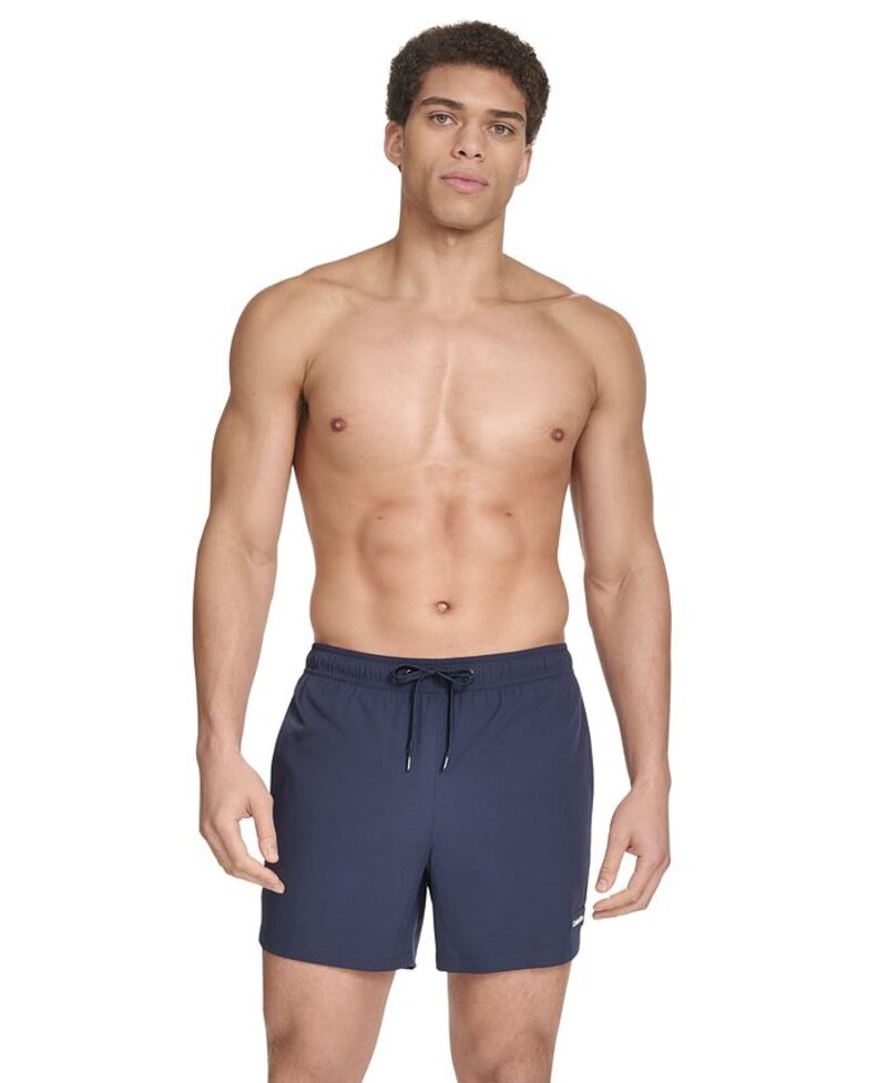 【送料無料】 カルバンクライン メンズ ハーフパンツ・ショーツ 水着 Men's Core Euro Regular-Fit Quick-Dry 5" Swim Trunks with Compression Short Liner Navy