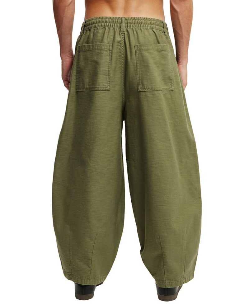 【送料無料】 コットンオン メンズ カジュアルパンツ ボトムス Men's Super Baggy Pants Military green