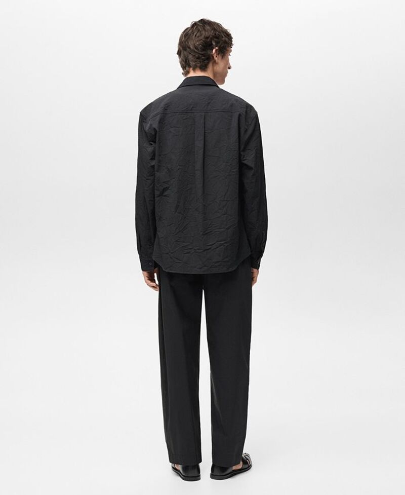 【送料無料】 マンゴ メンズ シャツ トップス Men's Regular-Fit Creased-Effect Shirt Black