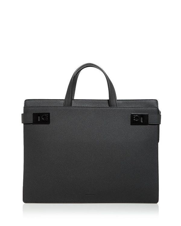 ■ブランド Ferragamo (フェラガモ)■商品名 Leather Briefcase■商品は海外よりお取り寄せの商品となりますので、お届けまで10日-14日前後お時間頂いております。 ■ブランド・商品・デザインによって大きな差異がある場合があります。 ■あくまで平均的なサイズ表ですので「目安」として参考にしてください。 ■お届けの商品は1枚目のお写真となります。色展開がある場合、2枚目以降は参考画像となる場合がございます。 ■只今、一部を除くすべて商品につきまして、期間限定で送料無料となります。 ※沖縄・離島・一部地域は追加送料(3,300円)が掛かります。