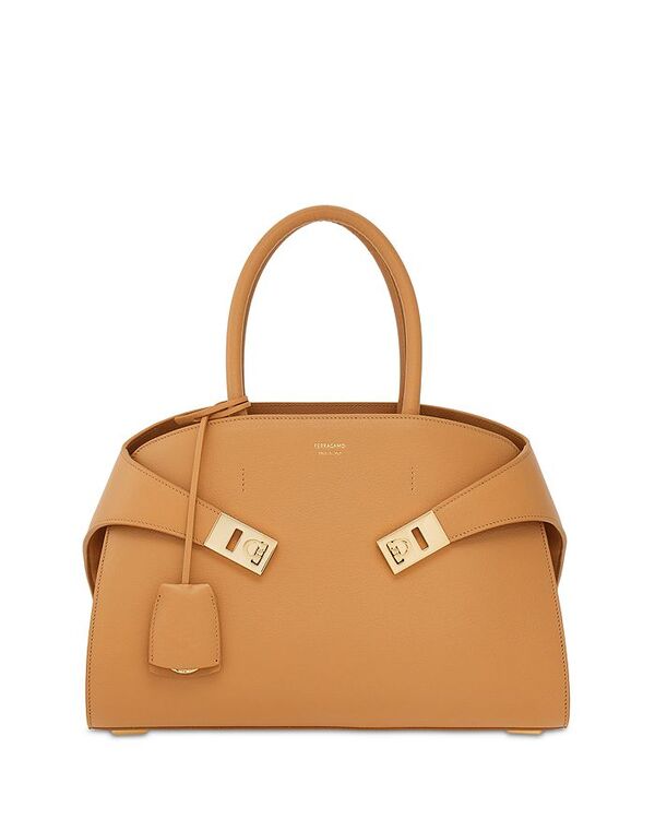 【送料無料】 フェラガモ レディース ハンドバッグ バッグ Hug Top Handle Leather Handbag Light Camel/Gold