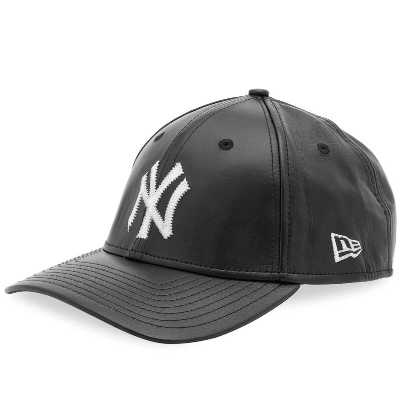 【送料無料】 ニューエラ メンズ 帽子 アクセサリー NEW ERA New York Yankees Leather 9Forty Adjustable Cap Black