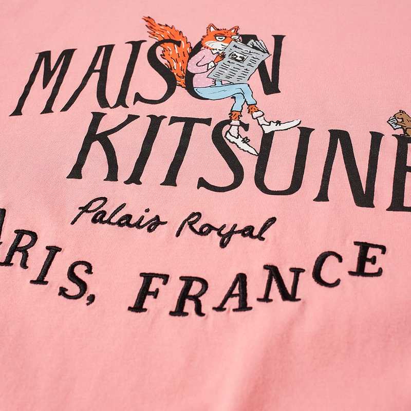 メゾンキツネ メンズ Tシャツ トップス Maison Kitsune by Olympia Le-Tan Palais Royal News Tee Bubble Gum Pink