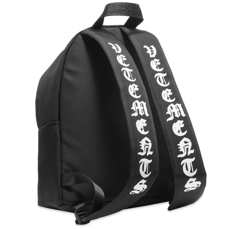 ヴェトモン メンズ バックパック・リュックサック バッグ VETEMENTS Anarchy Logo Backpack Black & White