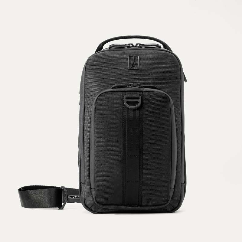 トラベルプロ メンズ バッグ ショルダーバッグ Travelpro Altitude Crossbody 6L Jet Black ブラック(4)