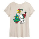 【送料無料】 ライセンス キャラクター レディース Tシャツ トップス Juniors' Peanuts Snoopy & Woodstock Christmas Tree Oversized Tee Beige