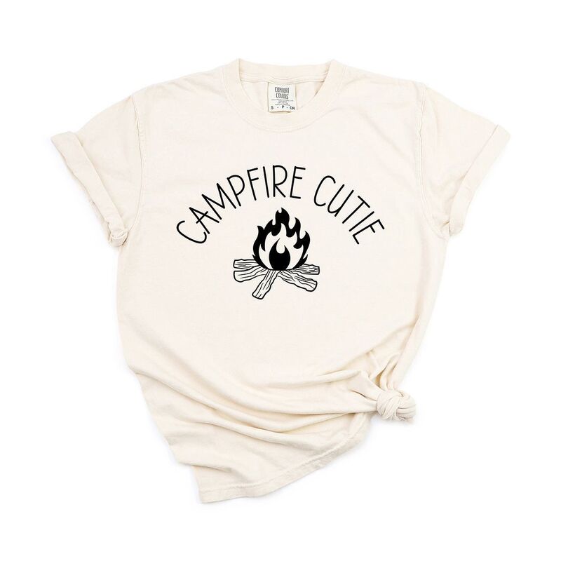 【送料無料】 Simply Sage Market レディース Tシャツ トップス Campfire Cutie Garment Dyed Tees Ivory