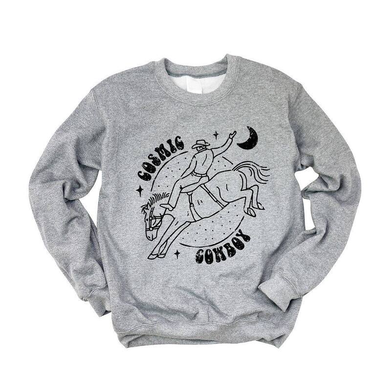 ̵ Simply Sage Market ǥ T ȥåץ Cosmic Cowboy Sweatshirt Gra...