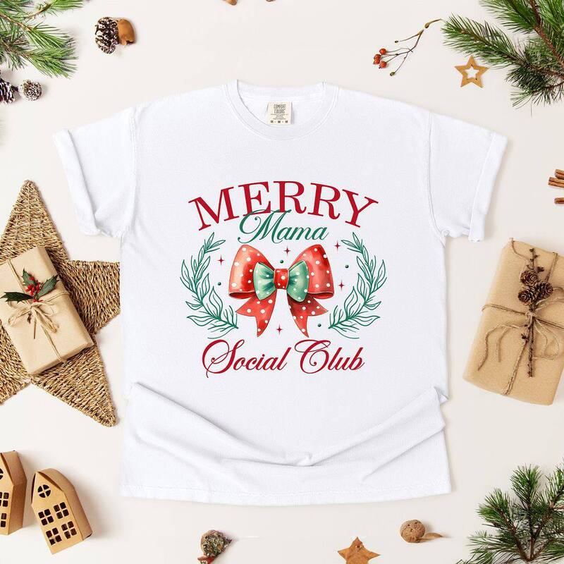 【送料無料】 Simply Sage Market レディース Tシャツ トップス Coquette Merry Mama Social Club Garment Dyed Tees White