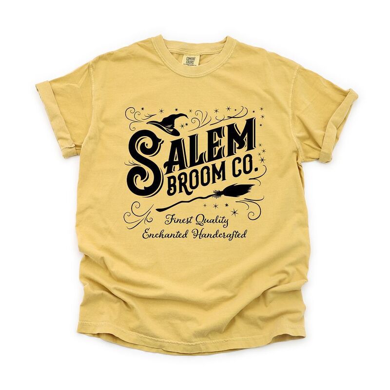 【送料無料】 Simply Sage Market レディース Tシャツ トップス Salem Broom Co Garment Dyed Tees Mustard