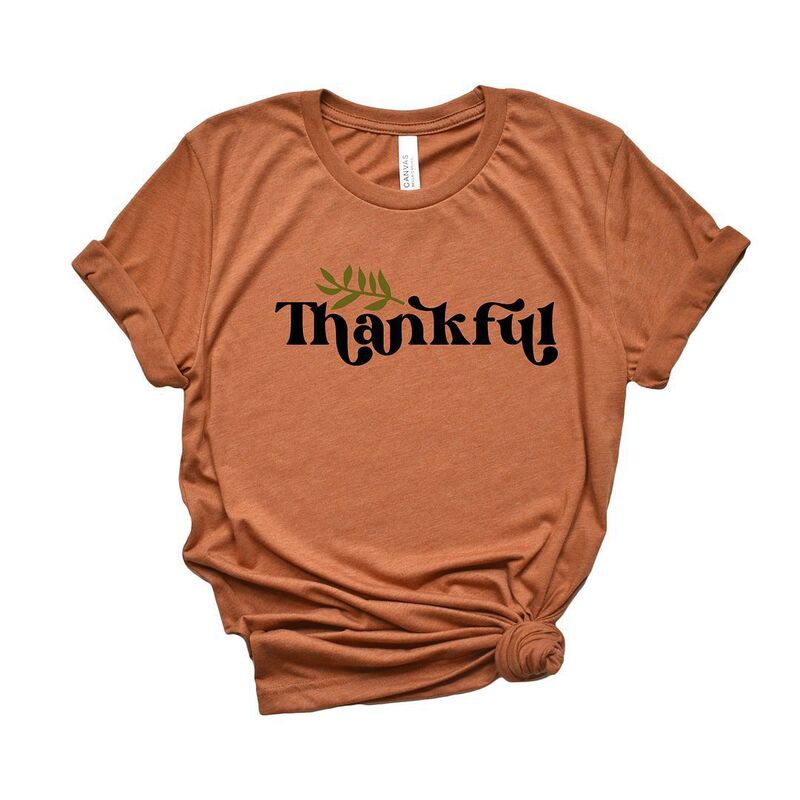 【送料無料】 Simply Sage Market レディース Tシャツ トップス Thankful Leaf Short Sleeve Graphic Tee Autumn