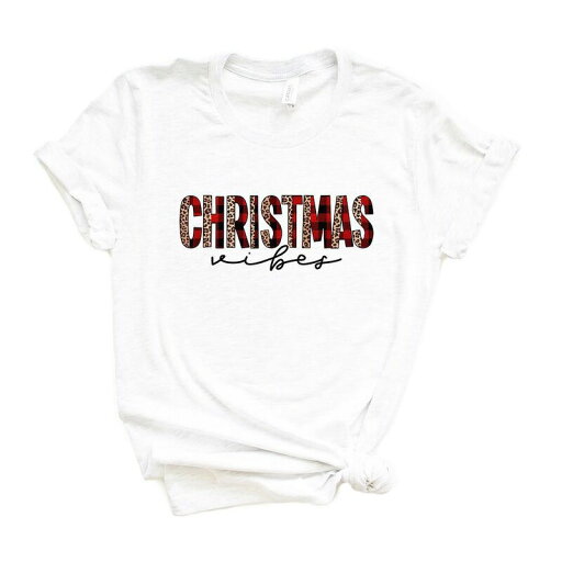 【送料無料】 Simply Sage Market レディース Tシャツ トップス Leopard Plaid Christmas Vibes Short Sleeve Graphic Tee White 【送料無料】 Simply Sage Market レディース Tシャツ トップス Leopard Plaid Christmas Vibes Short Sleeve Graphic Tee White