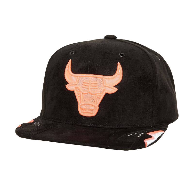 【送料無料】 ミッチェル&ネス メンズ 帽子 アクセサリー Men's Mitchell & Ness Black Chicago Bulls Day 6 Snapback Hat Bul Black