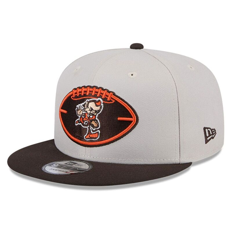 【送料無料】 ニューエラ メンズ 帽子 アクセサリー Men's New Era Stone/Brown Cleveland Browns 2024 Sideline Historic 9FIFTY Snapback Hat Brn Multi