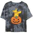 【送料無料】 ライセンス キャラクター レディース Tシャツ トップス Juniors' Pokemon Pikachu Sitting On Pumpkin Cropped Graphic Tee Black Charcoal