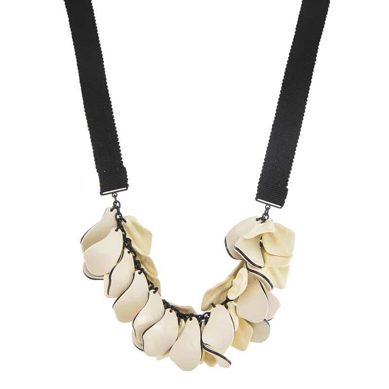 【送料無料】 ヴェラウォン レディース ネックレス・チョーカー・ペンダントトップ アクセサリー Simply Vera Vera Wang 17 in. Flower Frontal Necklace White