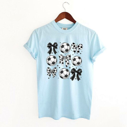 【送料無料】 Simply Sage Market レディース Tシャツ トップス Soccer Ball Bows Garment Dyed Tees Chambray 【送料無料】 Simply Sage Market レディース Tシャツ トップス Soccer Ball Bows Garment Dyed Tees Chambray