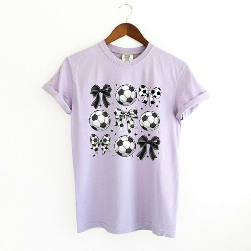 【送料無料】 Simply Sage Market レディース Tシャツ トップス Soccer Ball Bows Garment Dyed Tees Orchid 【送料無料】 Simply Sage Market レディース Tシャツ トップス Soccer Ball Bows Garment Dyed Tees Orchid