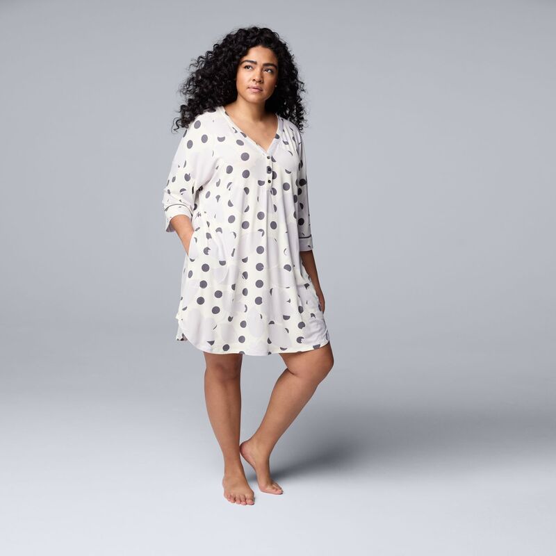【送料無料】 ヴェラウォン レディース ナイトウェア アンダーウェア Plus Size Simply Vera Vera Wang Cozy Elbow Sleeve Henley Sleepshirt Ivory Floral