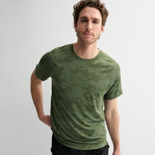 【送料無料】 Tek Gear メンズ Tシャツ トップス Men's Tek Gear Performance Crewneck Tee Army Bottle 【送料無料】 Tek Gear メンズ Tシャツ トップス Men's Tek Gear Performance Crewneck Tee Army Bottle