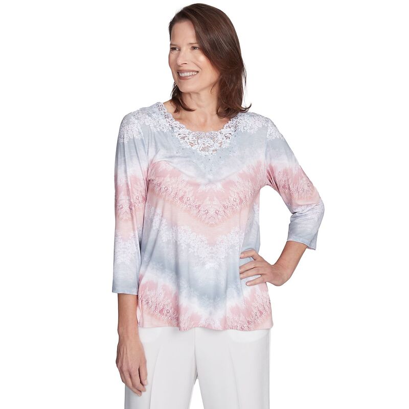 【送料無料】 アルフレッド ダナー レディース Tシャツ トップス Women's Alfred Dunner Chevron Lacy Three Quarter Sleeve Top Pink Multi