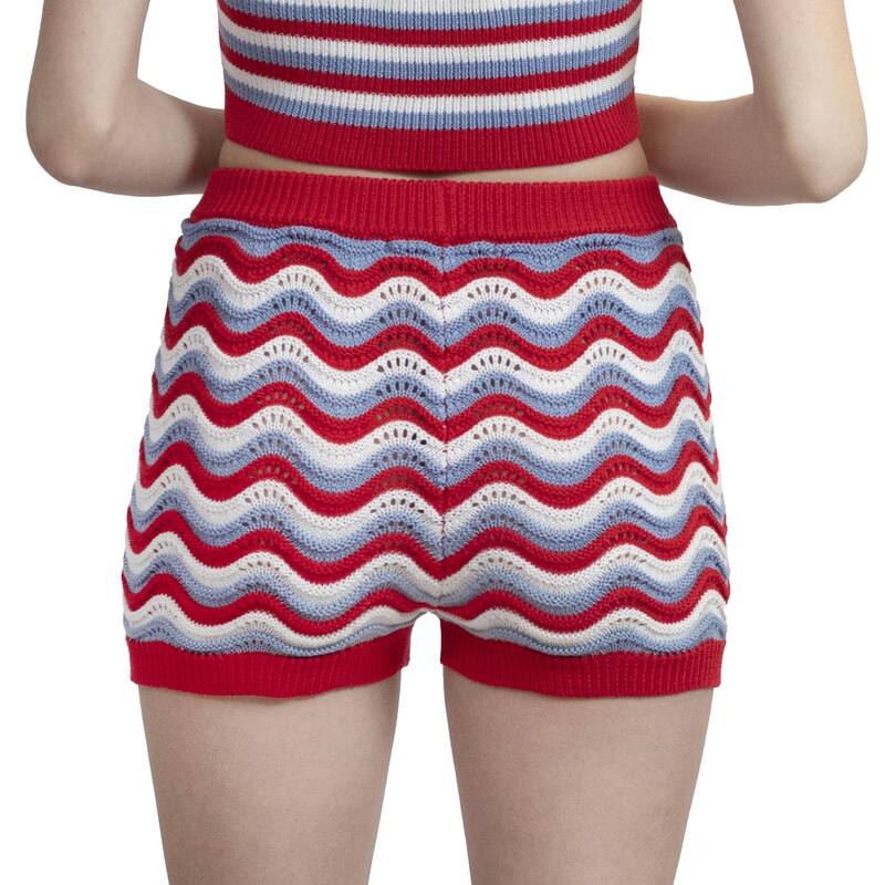 【送料無料】 マッデンガール レディース ハーフパンツ・ショーツ ボトムス Juniors' madden girl Wave Stripe Crochet Shorts Red Combo