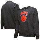 【送料無料】 ミッチェル&ネス メンズ Tシャツ トップス Men's Black New York Knicks Hardwood Classics Blackout Collection Snow Washed Pullover Sweatshirt Kni Black