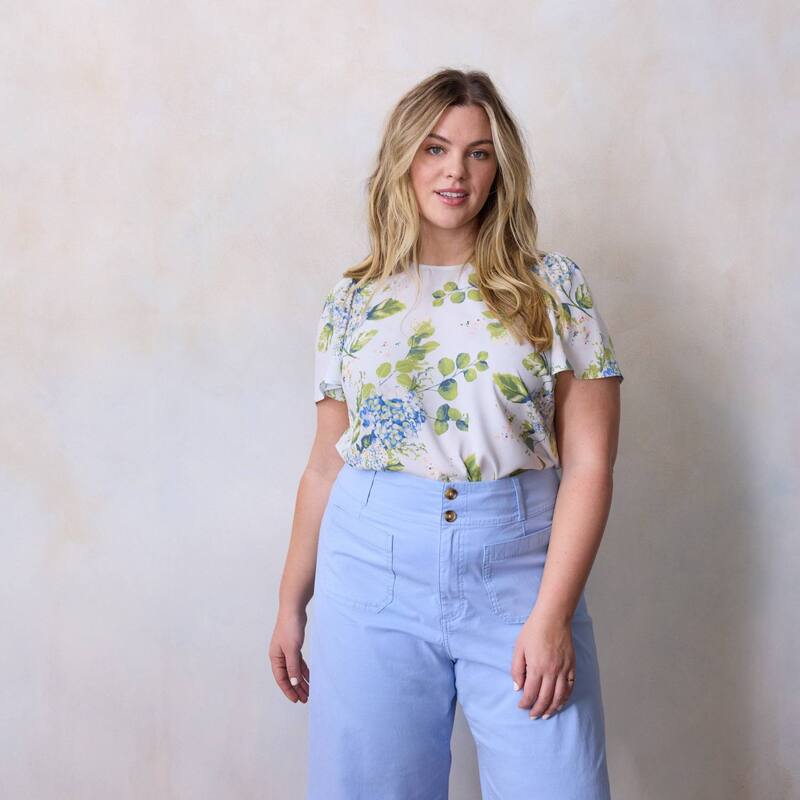 【送料無料】 LC Lauren Conrad レディース シャツ トップス Plus Size LC Lauren Conrad Flutter Sleeve Woven Top Sky Cape Blooms