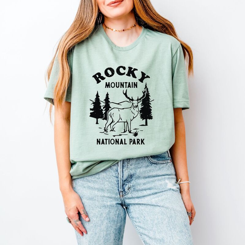 【送料無料】 Simply Sage Market レディース Tシャツ トップス Simply Sage Market Vintage Rocky Mountain National Park Short Sleeve Tee Sage