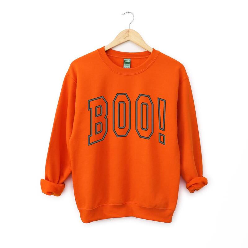 【送料無料】 Simply Sage Market レディース Tシャツ トップス Embroidered Boo Arched 2XL Orange Orange