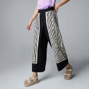 【送料無料】 ヴェラウォン レディース カジュアルパンツ ボトムス Petite Simply Vera Vera Wang Pleated Capri Pants Black Stripe