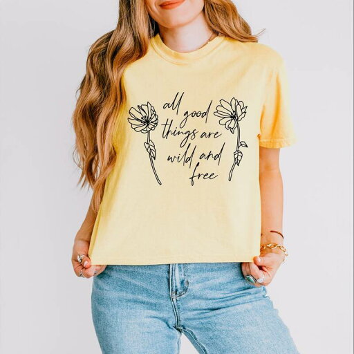 【送料無料】 Simply Sage Market レディース Tシャツ トップス Simply Sage Market Wild and Free Flowers Boxy Crop Top Butter 【送料無料】 Simply Sage Market レディース Tシャツ トップス Simply Sage Market Wild and Free Flowers Boxy Crop Top Butter