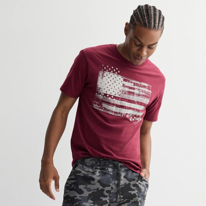 【送料無料】 ライセンス キャラクター メンズ Tシャツ トップス Men's Abstract American Flag Graphic Tee Burgundyのサムネイル