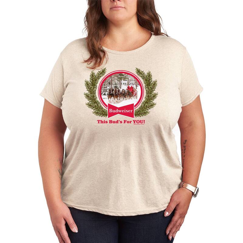 【送料無料】 ライセンス キャラクター レディース Tシャツ トップス Plus Size Budweiser Clydesdales Holiday Short Sleeve Graphic Tee Birch