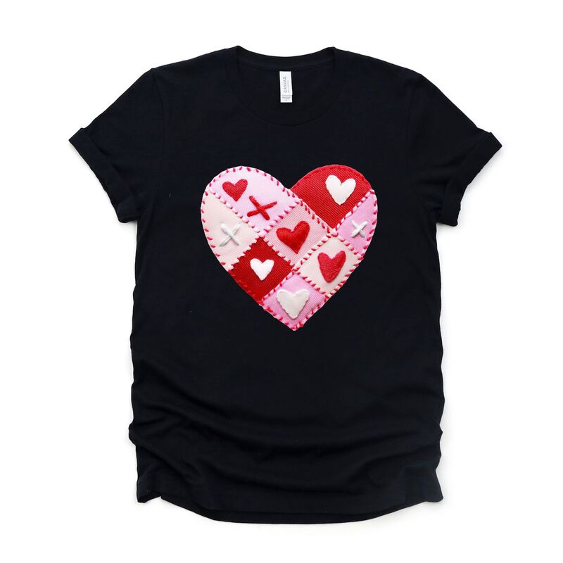 Three-Quarter - Simply Sage Market レディース トップス Tシャツ プリント パッチワーク グラフィック Simply Sage Market Heart Stitching Patchwork Print - Women'short Sleeve Graphic T-Shirt Black ブラック